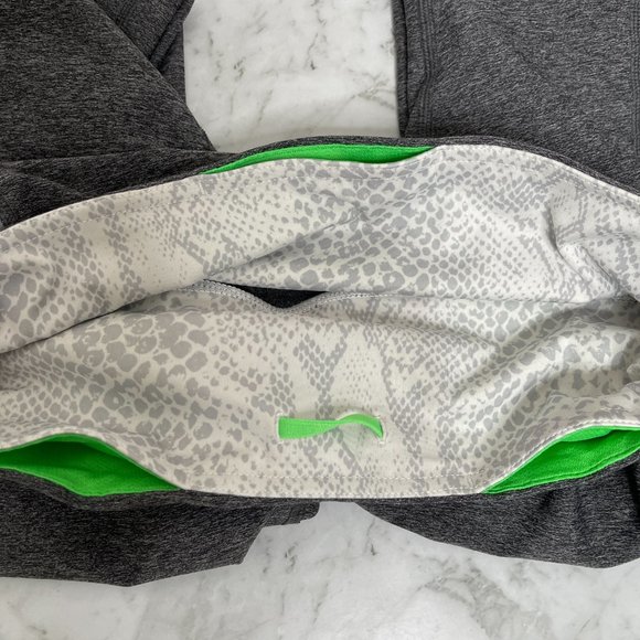 Lululemon Grey Silver Light Speed Tight Leggings Pants Size CAN 6 AUS 10 Active - Picture 7 of 12